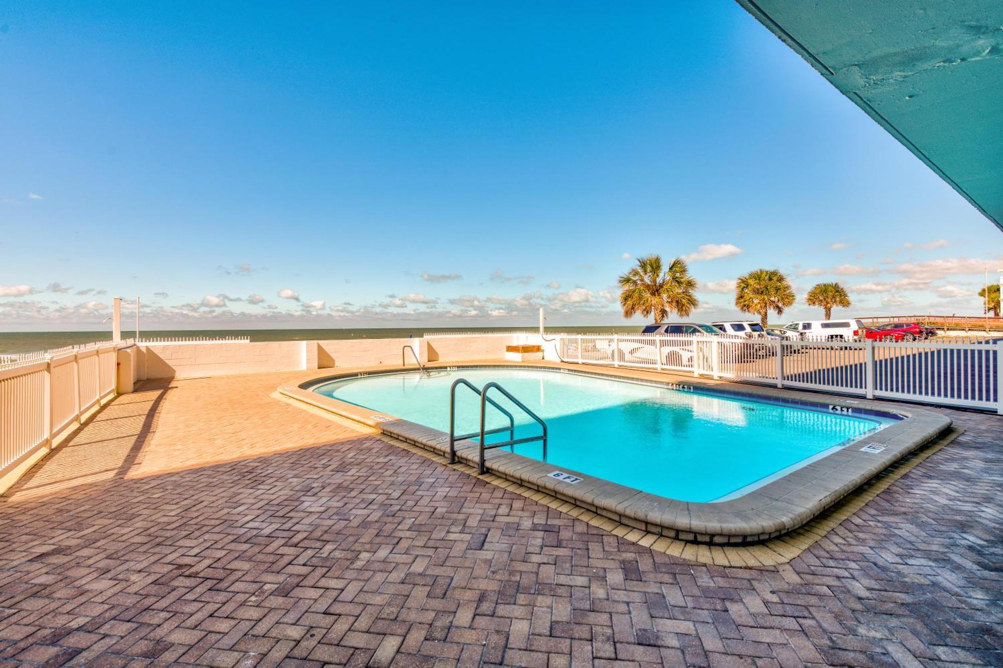 Sunset Chateau 409 St. Pete Beach Exteriör bild